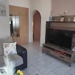 κεντρικό, ανετο και ευρύχωρο カメナブルナ