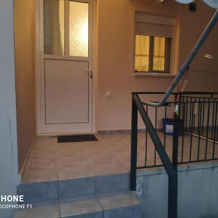 κεντρικό, ανετο και ευρύχωρο * Kamena Vourla